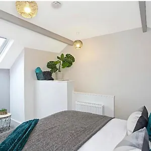 Cammell Staycation- Corporate & Executive Stays Guest house