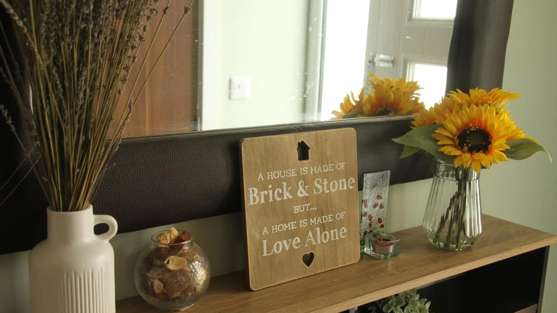 Spacious King Size Room Detached House Free Wifi Free Parking Sheffield United Kingdom
